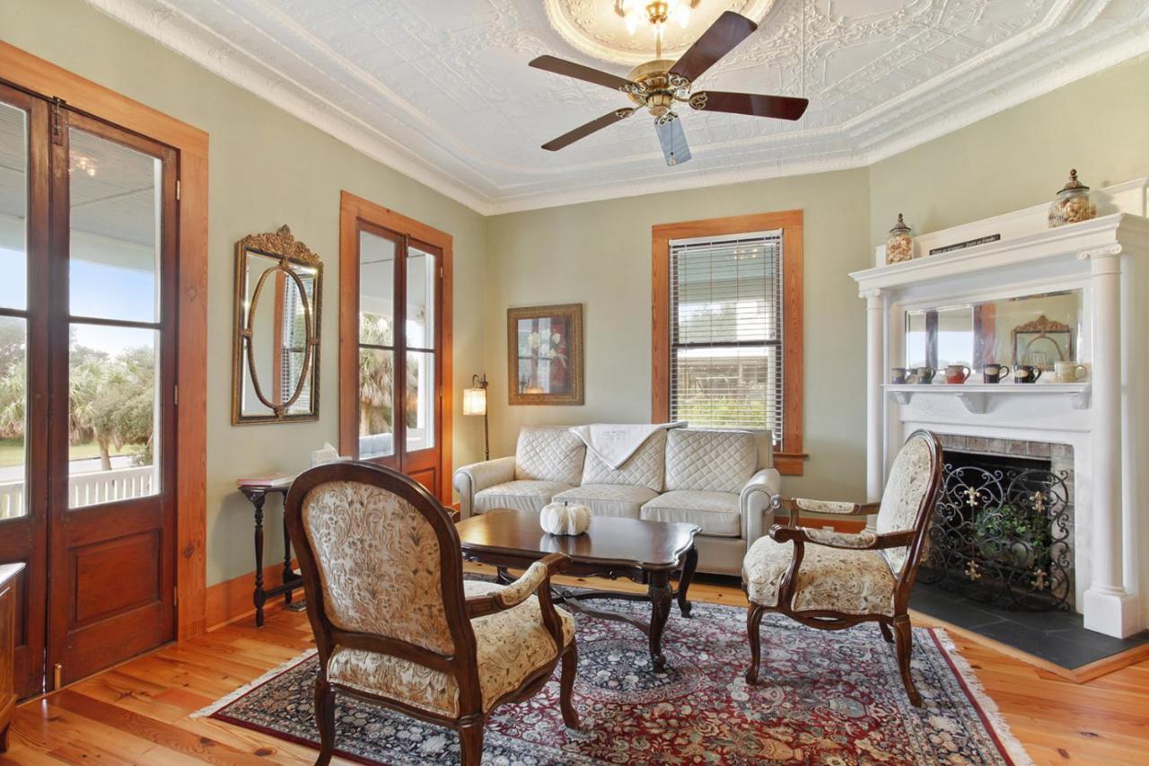 Surf Song Bed & Breakfast Tybee Island Exterior photo