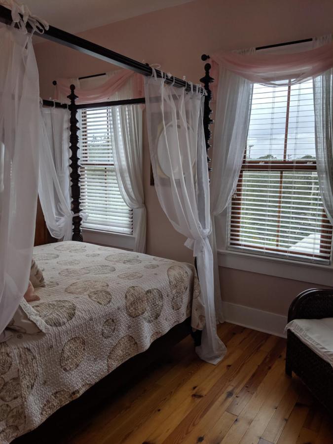 Surf Song Bed & Breakfast Tybee Island Exterior photo