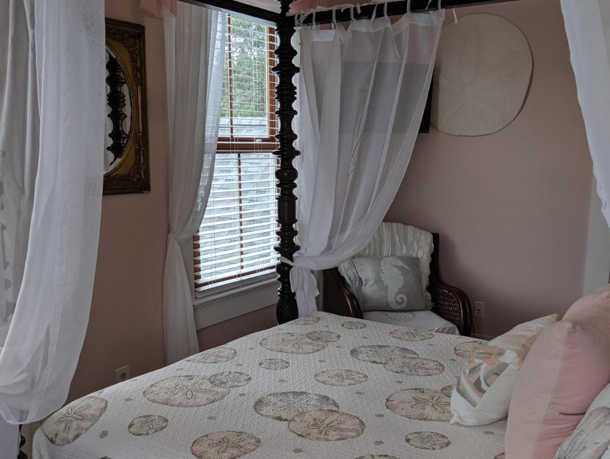 Surf Song Bed & Breakfast Tybee Island Exterior photo